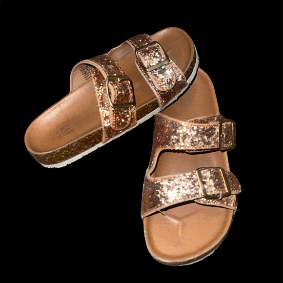 💛** 𝗚𝗔𝗣 𝗞𝗜𝗗𝗦** 𝗚𝗼𝗹𝗱-𝗚𝗹𝗶𝘁𝘁𝗲𝗿-𝗦𝗮𝗻𝗱𝗮𝗹𝘀... 𝗦𝗶𝘇𝗲 1 - Picture 2 of 5